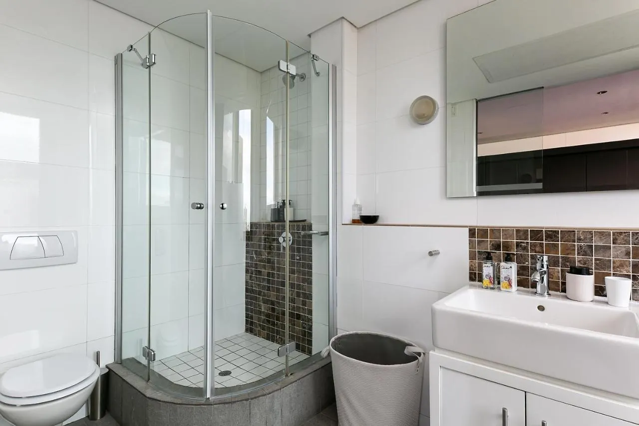 #1701 Cartwright - Dark Glamour Cape Town Apartment